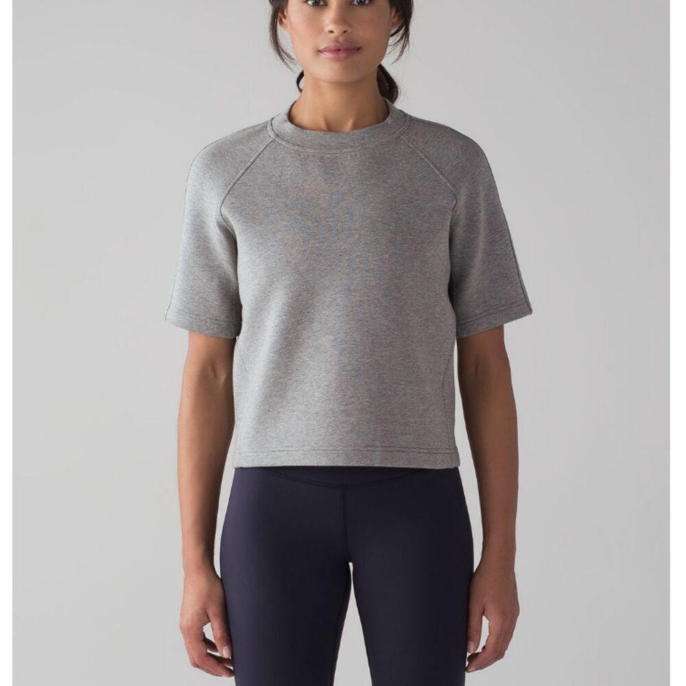 Lululemon Women's Size 6 Gray Heathered NTS Cropped Short Sleeve T-Shirt